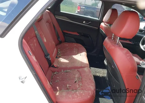 2025 Kia K5 Gt-Line z USA, uszkodzony, nr VIN KNAG64J77S5325294